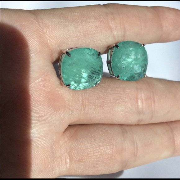 Luxury Square Colombian Emerald Earrings - Picture 3 of 8